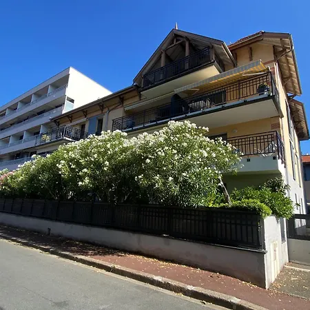 T3 à Avec Terrasse Et Parking Sécurisé - Fr-1-374-233 *