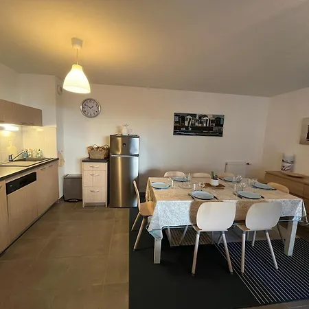 T3 à Avec Terrasse Et Parking Sécurisé - Fr-1-374-233 Apartamento *